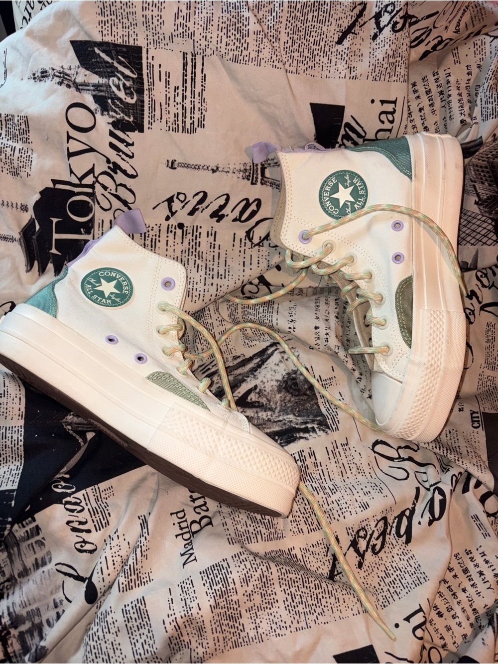 NIBConverse Chuck Taylor High Platform Sneakers Color Block Overlay (Women’s 5.5